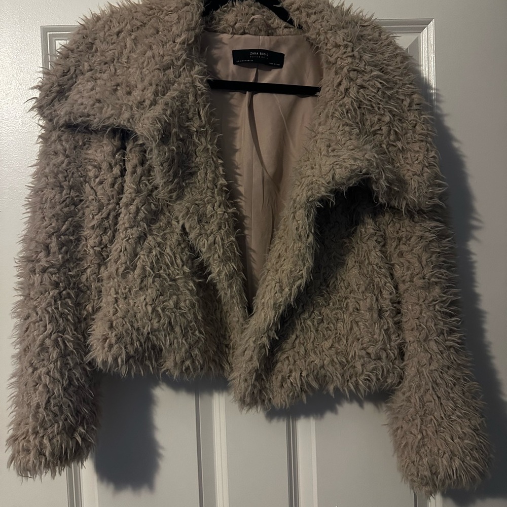 ZARA BASIC faux fur cropped jacket